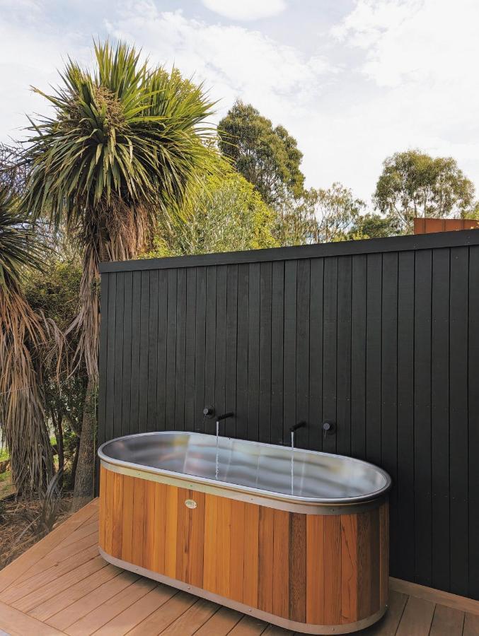 Tussock Hill Vineyard Retreats Hotel Christchurch Exterior photo