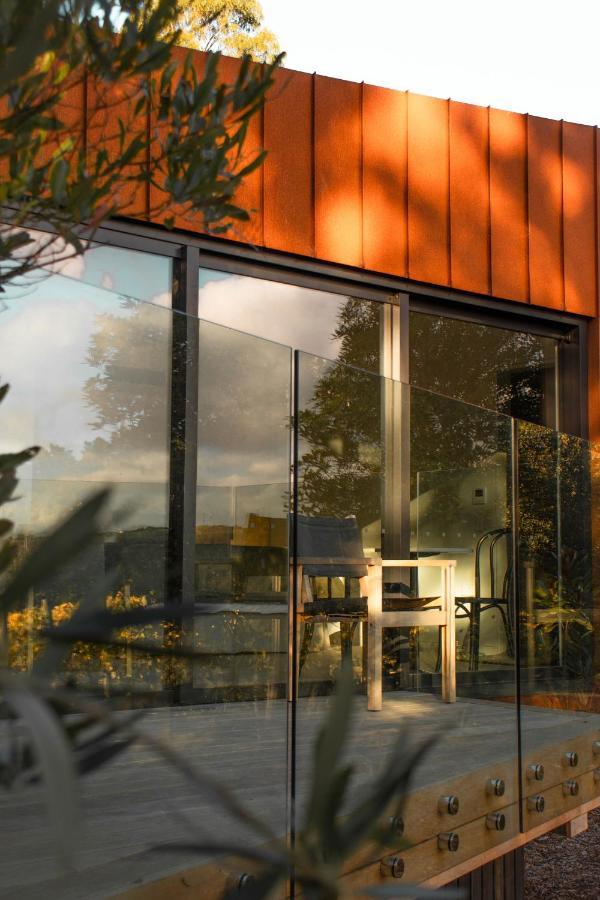 Tussock Hill Vineyard Retreats Hotel Christchurch Exterior photo