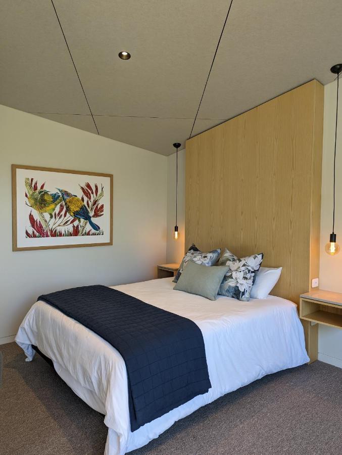 Tussock Hill Vineyard Retreats Hotel Christchurch Exterior photo